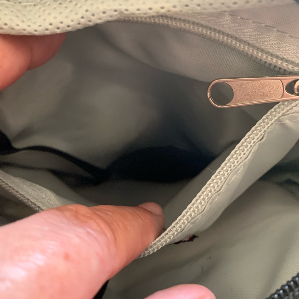HEYS Travel bag, black, cross body, tons of pockets and compartments - Picture 11 of 13